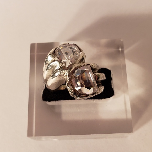 Vintage 1970s Trendy Style CZ Sterling Silver Ring - Picture 3 of 8